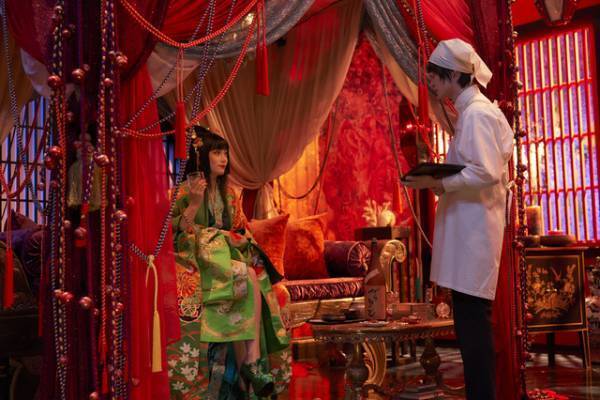 神木隆之介“家政夫・四月一日”、侑子＆マルモロに振り回される!?『xxxHOLiC』本編映像