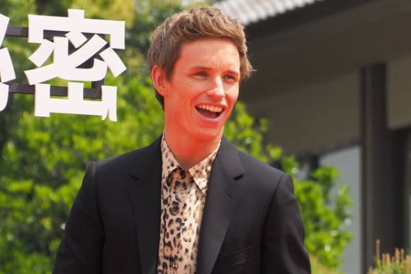 『ファンタビ』エディ・レッドメイン＆日本語吹替版・宮野真守と再会、思わず熱い抱擁！