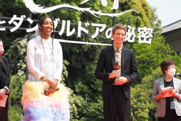 『ファンタビ』エディ・レッドメイン＆日本語吹替版・宮野真守と再会、思わず熱い抱擁！