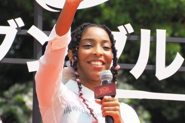 『ファンタビ』エディ・レッドメイン＆日本語吹替版・宮野真守と再会、思わず熱い抱擁！