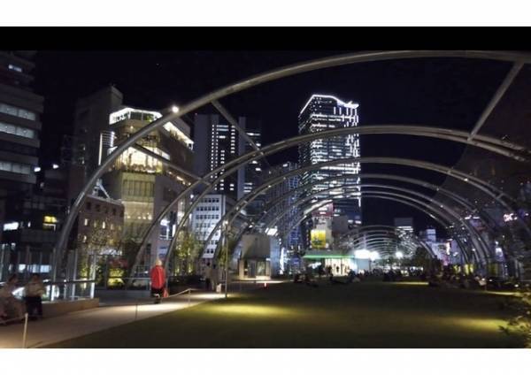 宮下公園で新映画祭開催『ボヘミアン・ラプソディ』『万引き家族』ほか上映