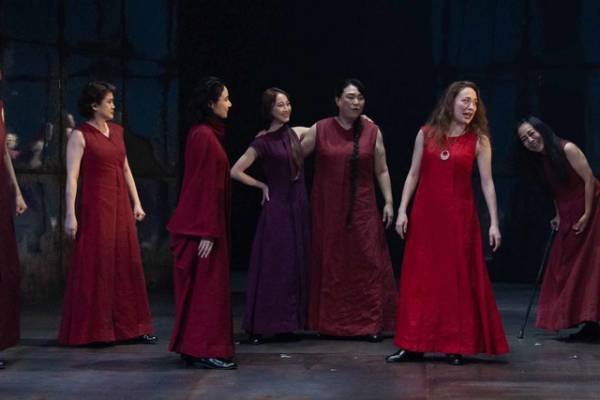 吉田羊＆松井玲奈ら全員女性キャストで上演！「ジュリアス・シーザー」テレビ放送へ