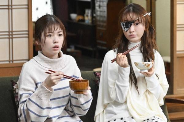 「妖怪シェアハウス－帰ってきたん怪－」2話、小芝風花“澪”の“お歯カラー”に「インパクトが強烈すぎ」、美容外科姉妹の“正体”には「またレアなのを…」の声も