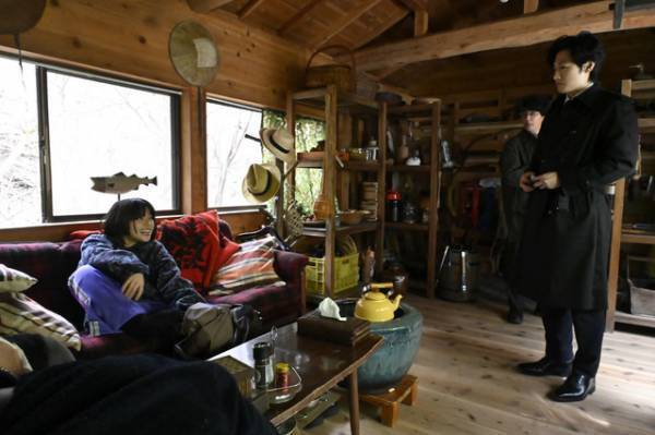 ディーン・フジオカ＆ユースケ・サンタマリア＆岸井ゆきの、出会いの場面写真「パンドラの果実」