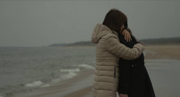 俳優チュ・サンミが脱北者の大学生とたどるドキュメンタリー『ポーランドへ行った子どもたち』6月公開