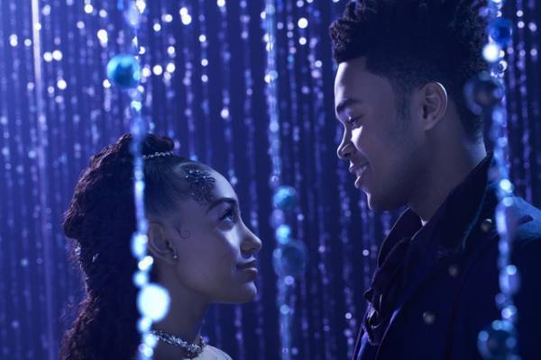 スニーカーのデザインで夢を見る！『スニーカーシンデレラ』5月配信、予告編解禁