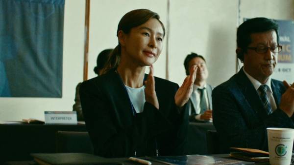 イェ・ジウォンら、事件のカギを握るキャスト捉える『バニシング：未解決事件』新場面写真