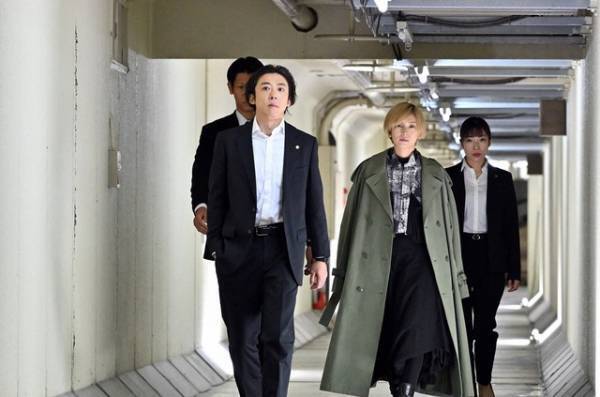 「インビジブル」2話 桐谷健太“猿渡”に「クリミナルズなんじゃないのか」と疑惑の声、柴咲コウ“キリコ”のセリフも話題に