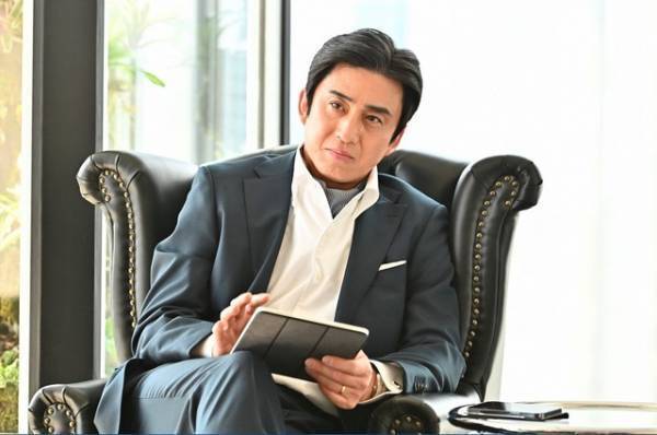 「マイファミリー」3話 二宮和也“温人”、ゲーム機能を駆使して犯人に迫る姿に「近代的」の声続々、犯人の“ID”にも驚きの声が