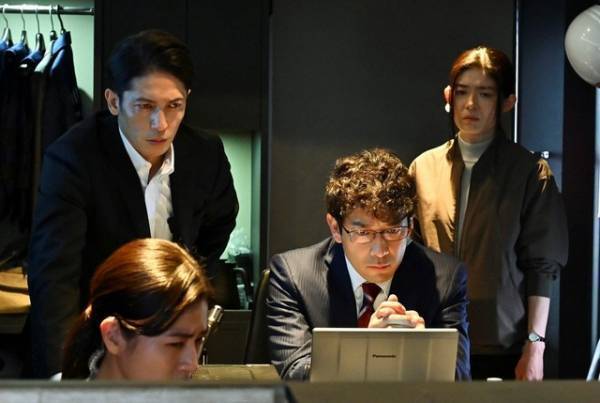 「マイファミリー」3話 二宮和也“温人”、ゲーム機能を駆使して犯人に迫る姿に「近代的」の声続々、犯人の“ID”にも驚きの声が