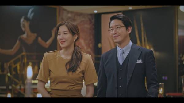 富裕層の闇を描き、韓国で社会現象化「ペントハウス」第1話を期間限定公開