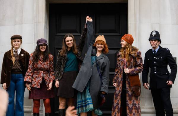 キーラ・ナイトレイ＆ジェシー・バックリーら共演、ミスワールドで起きた実話描く『彼女たちの革命前夜』6月公開