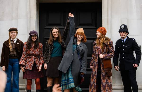 キーラ・ナイトレイ＆ジェシー・バックリーら共演、ミスワールドで起きた実話描く『彼女たちの革命前夜』6月公開