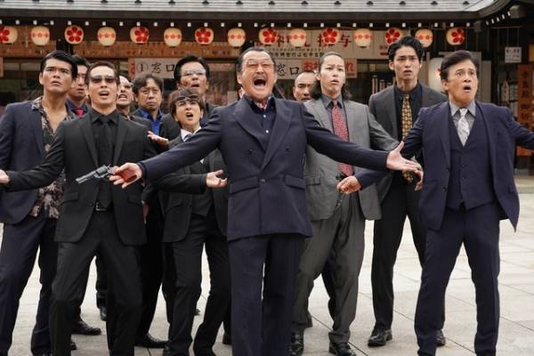 極道に自治会の仕事を説明…玉木宏＆吉田鋼太郎の初対決シーン『極主夫道』本編映像
