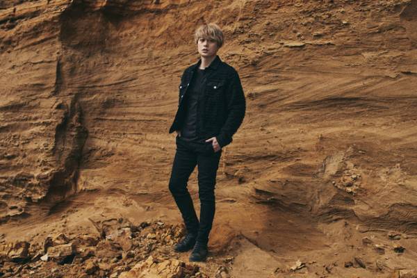 ディーン・フジオカ＆岩田剛典、離島で捜査『シャーロック劇場版』予告公開　主題歌をワンオクToruがプロデュース