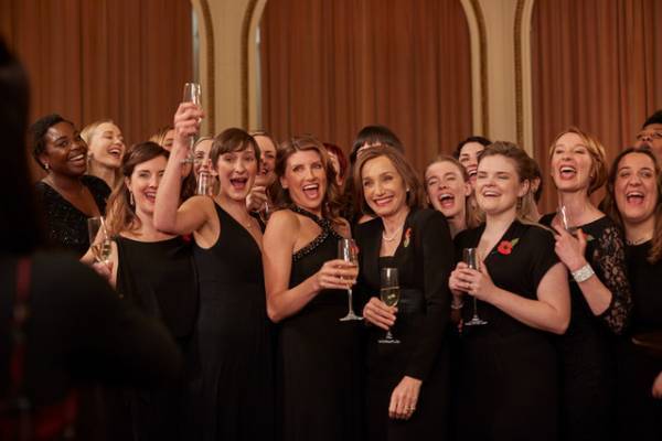 軍人の妻たちに感銘…監督が製作秘話を明かす『シング・ア・ソング！』