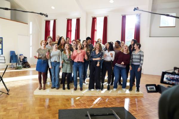 軍人の妻たちに感銘…監督が製作秘話を明かす『シング・ア・ソング！』