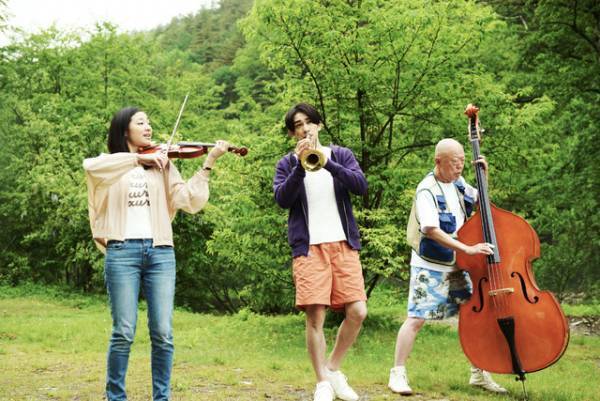 町田啓太が演奏、水谷豊は指揮者に『太陽とボレロ』夢を奏でる場面写真