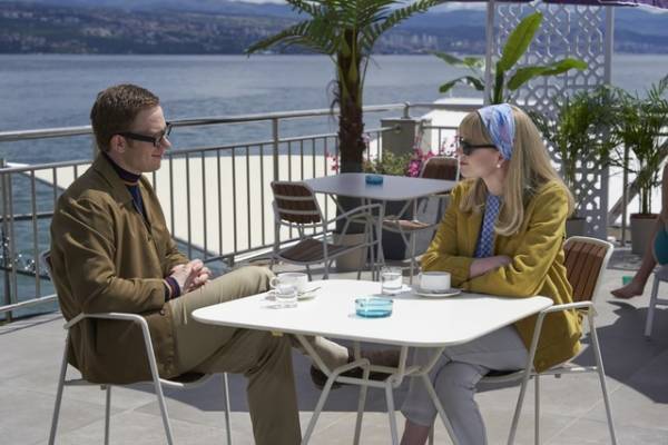 「ルーシーが見事に演じた」英国スパイドラマ「ハリー・パーマー　国際諜報局」舞台裏が到着