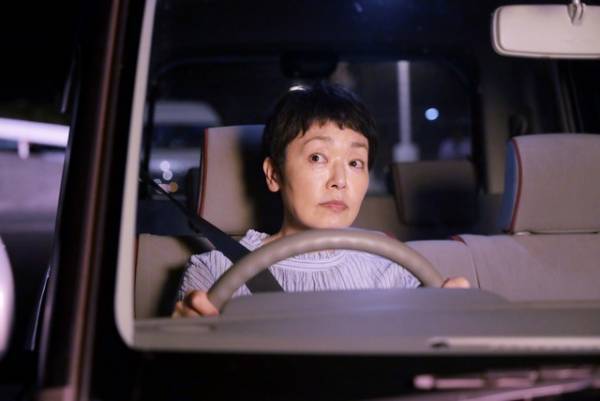 小林聡美、1億分の1の奇跡と出会う「軽やかな気持ちで見て」『ツユクサ』本編映像