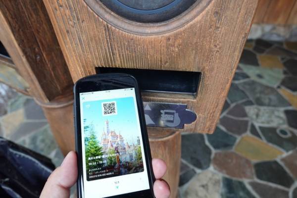 【ディズニー】人気アトラクションを時間指定で予約！新サービス「ディズニー・プレミアアクセス」導入