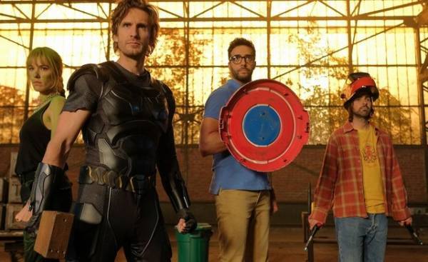 仏版『シティーハンター』チームが放つヒーロー映画!?『バッドマン　史上最低のスーパーヒーロー』映像初公開