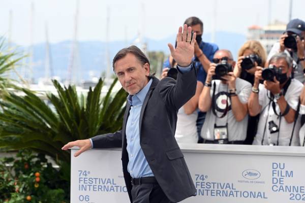 マーベル新ドラマ「シー・ハルク」予告編！普通の弁護士でいたいのに…ハルクとコンビに!?