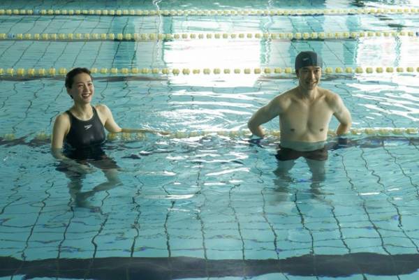 長谷川博己の“迫真の演技”＆綾瀬はるかの“笑顔”『はい、泳げません』メイキング映像