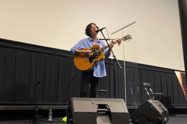 『マイスモールランド』話題の主題歌をアコースティックVer.で生披露