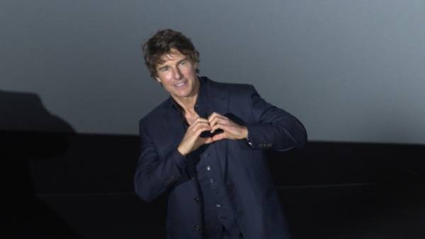 トム・クルーズ、ジャパンプレミアで前代未聞の神ファンサ＆一緒に鑑賞も