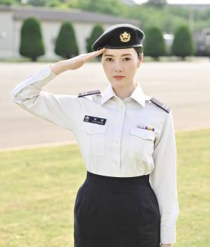 白石麻衣が教官に　町田啓太との恋模様に注目「テッパチ！」