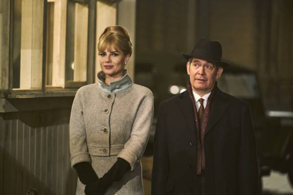 “黒縁メガネスパイ”をスカウト！英国の名優トム・ホランダーが自身の役を語る「ハリー・パーマー　国際諜報局」