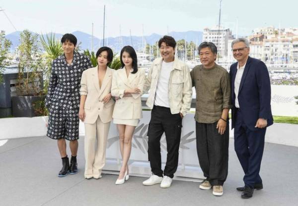 『万引き家族』と『ベイビー・ブローカー』は「つながっている」是枝監督ら、カンヌで記者会見