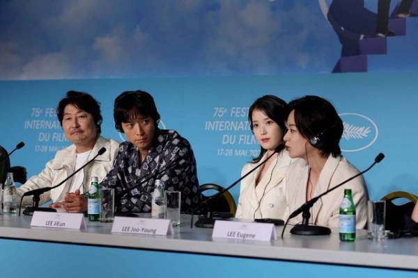 『万引き家族』と『ベイビー・ブローカー』は「つながっている」是枝監督ら、カンヌで記者会見