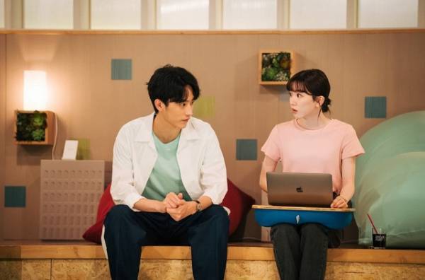 「ユニコーンに乗って」2話 杉野遥亮“須崎”の嫉妬に「かわいい」などの声、小鳥と早智の出会いには「この先どう繋がるのか」