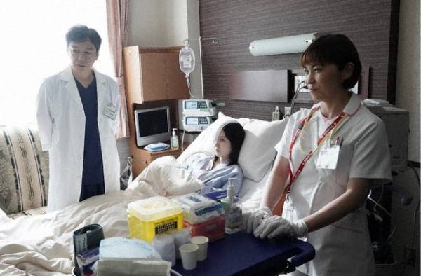 「赤いナースコール」2話、佐藤勝利“翔太朗”の「会いたいよ」に「切ない」の声続出、患者たちに配られる薬から謎に迫る視聴者の考察も