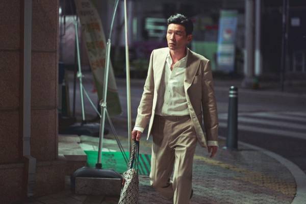 『人質 韓国トップスター誘拐事件』ファン・ジョンミン誘拐の瞬間を捉える…衝撃の本編映像