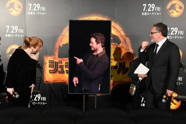 ブライス＆ディワンダ＆監督が来日！玉木宏ら吹替キャストも登場『ジュラシック・ワールド／新たなる支配者』記者会見