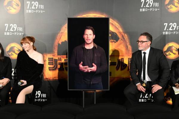 ブライス＆ディワンダ＆監督が来日！玉木宏ら吹替キャストも登場『ジュラシック・ワールド／新たなる支配者』記者会見