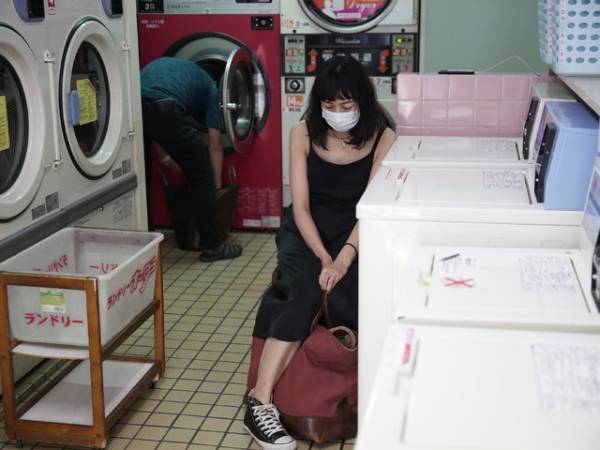 実際の事件を基にコロナ禍での社会的孤立を描く…板谷由夏主演『夜明けまでバス停で』特報