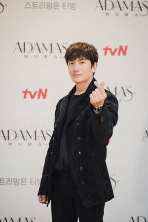 ホ・ソンテ「洗練されたカリスマ」について語る!?「アダマス　失われたダイヤ」制作発表