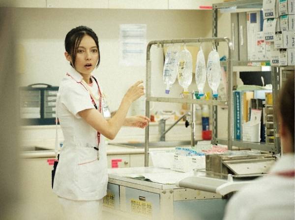 「赤いナースコール」4話 翔太朗たちに迫る危機に「怖すぎる手震える」、ベッキー“山根”の自分の役は「石原さとみ」発言に反応も
