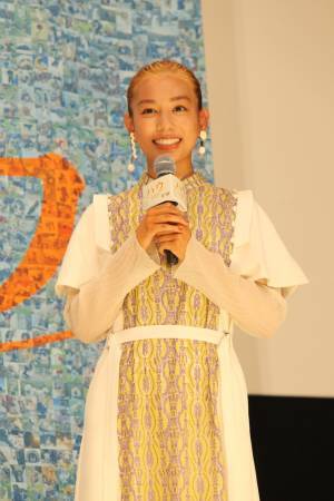 “ハウ”役の俳優犬ベックの熱演＆癒しの力をキャスト陣絶賛『ハウ』完成披露