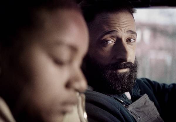 少女を助けるため、ギャングとの戦いに挑む！エイドリアン・ブロディ主演『クリーン　ある殺し屋の献身』予告