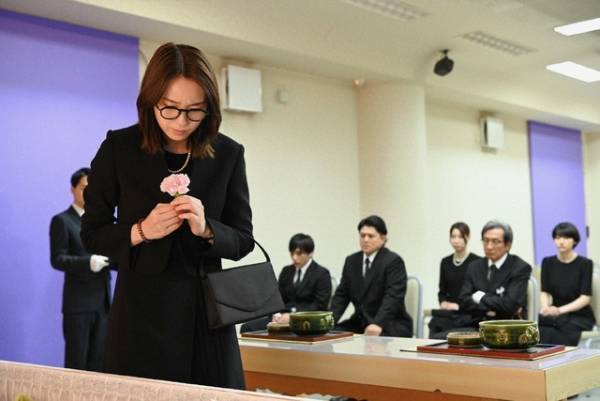 「オクトー」第5話ラストの急展開に驚きの声…飯豊まりえ“朱梨”の両親を殺した「真犯人は平安」説も浮上