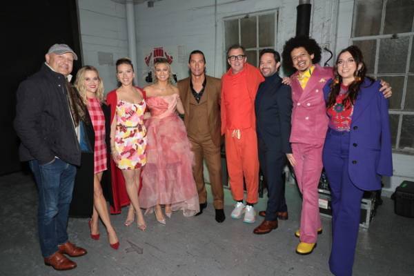 スカーレット・ヨハンソン＆タロン・エジャトンらが歌唱『SING／シング：ネクストステージ』アフレコ映像