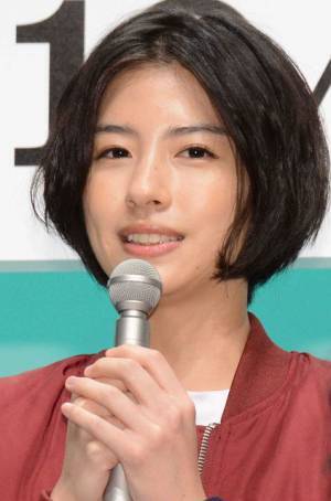 「初恋の悪魔」で新人刑事を熱演！話題作が続く佐久間由衣の魅力に迫る