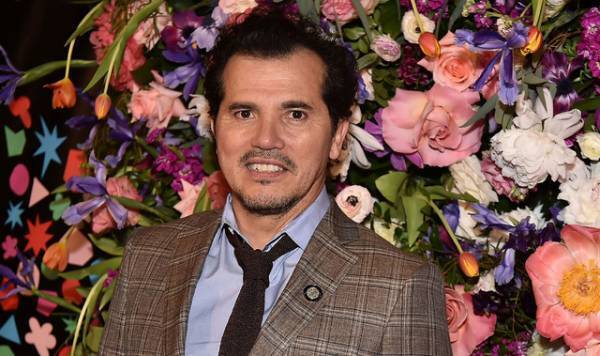 ジョン・レグイザモ、白人のジェームズ・フランコがフィデル・カステロ役に起用され憤慨「うんざりだよ」