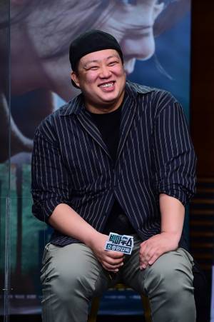 イ・ジョンソク「ささやかで大切な回想シーンがたくさん」ユナとの夫婦役語る「ビッグマウス」