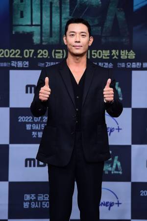 イ・ジョンソク「ささやかで大切な回想シーンがたくさん」ユナとの夫婦役語る「ビッグマウス」